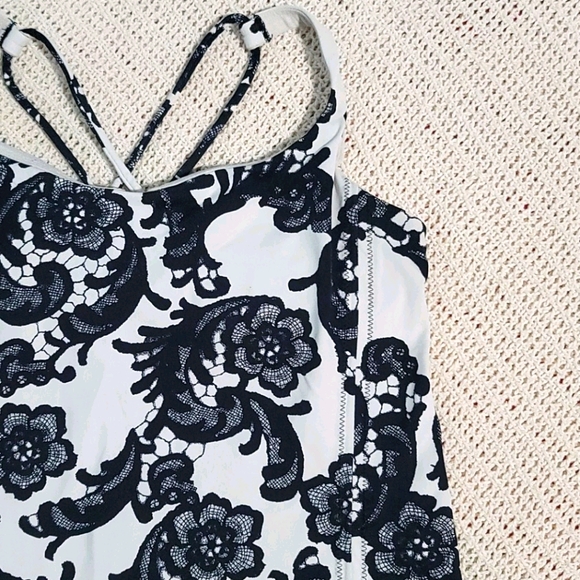 Lululemon top - Picture 2 of 3